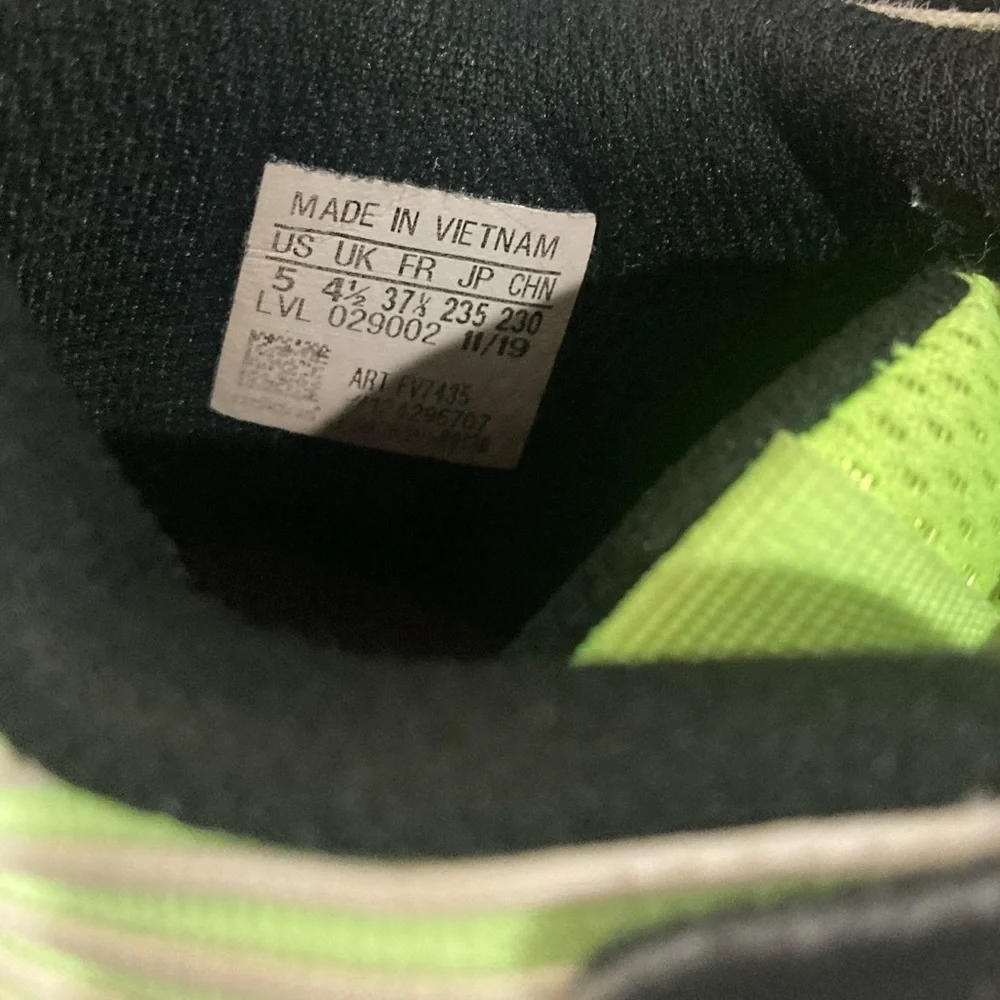 Adidas Harden Stepback basketball shoes